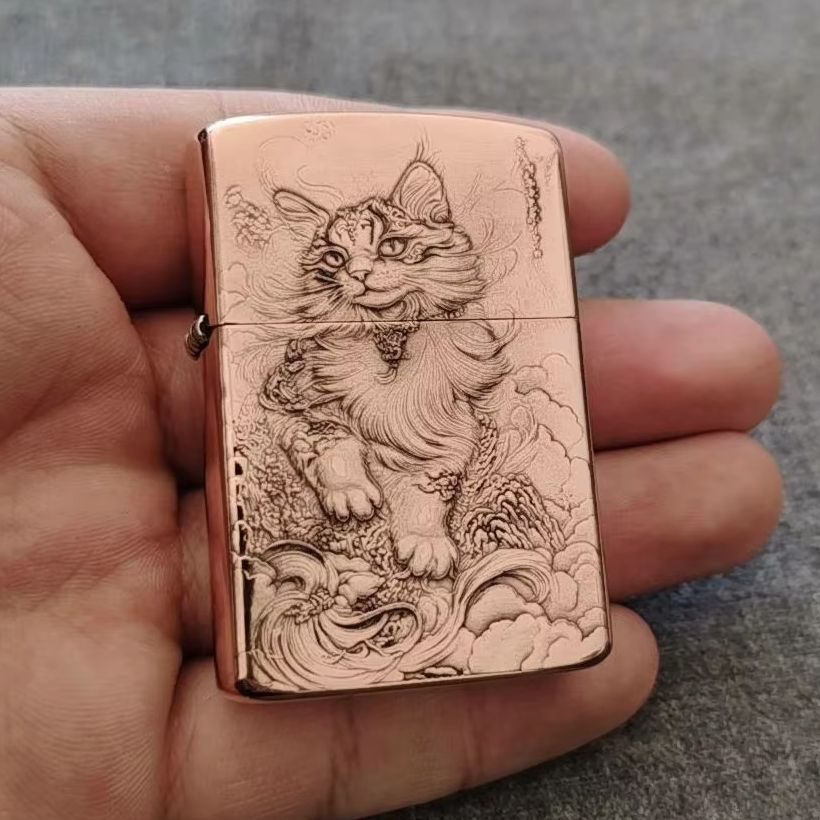 Vintage Collectible Accessories - Pemantik Minyak Tembaga Merah Bermotif Kucing